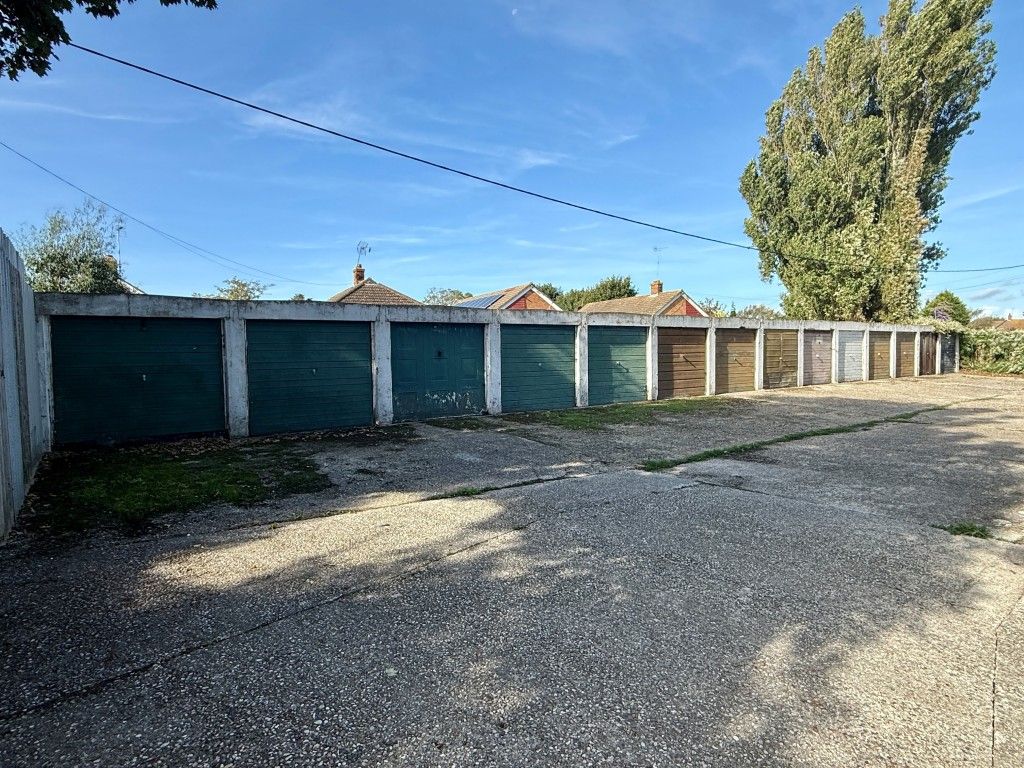 Property photo 1 of 3 23 Lock-Up Garages With Forecourt