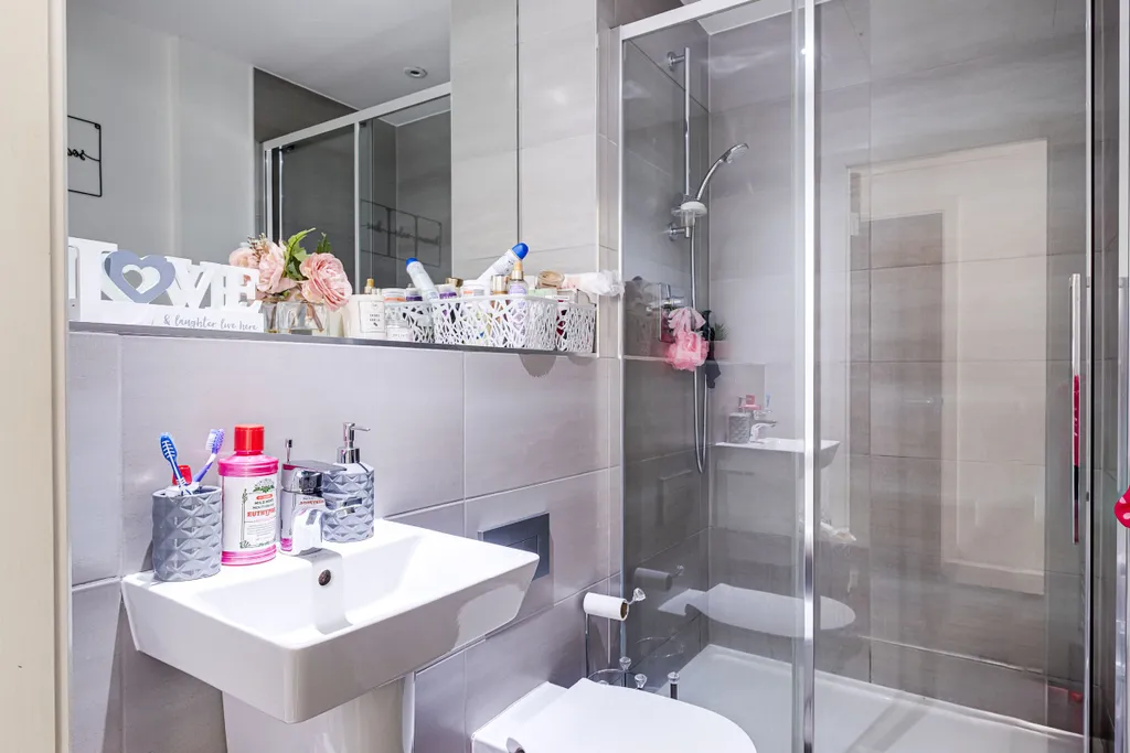Apartment in Birmingham, Wylde Green, Erdington - More