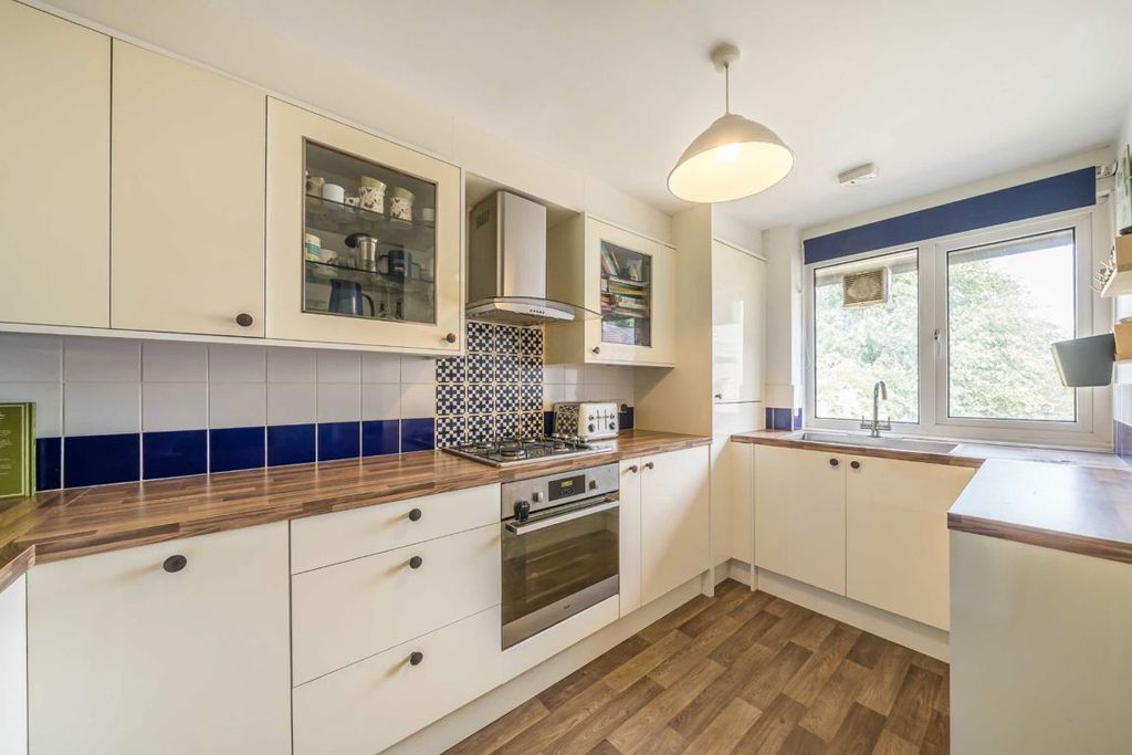 Property photo 2 of 5