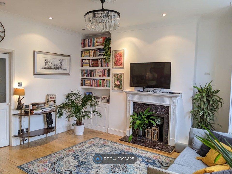 Property photo 3 of 10