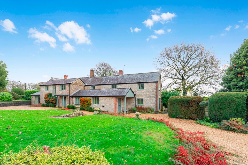 Property photo 1 of 22