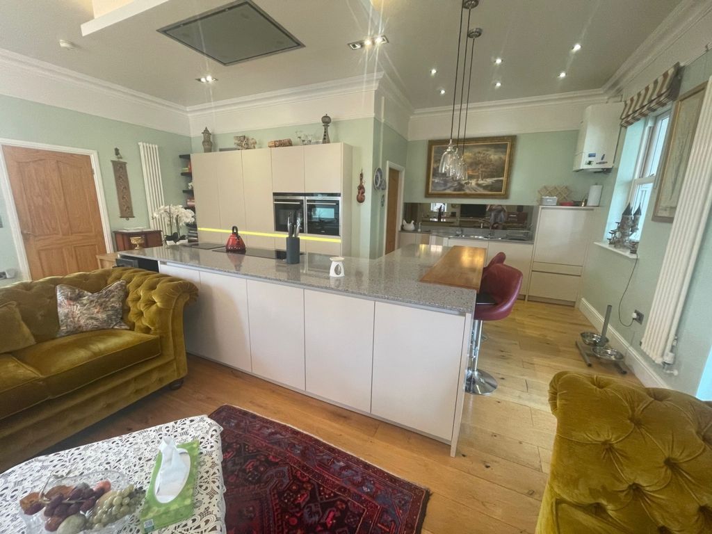 Property photo 2 of 25 Photo 9