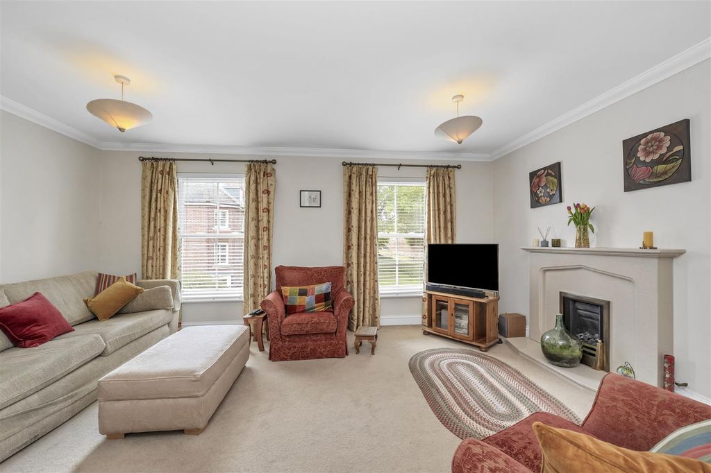 Property photo 3 of 21 Dcp_2111.Jpg