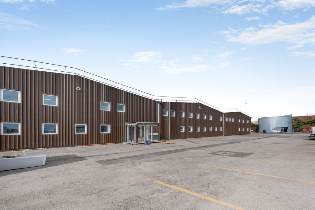 Property photo 2 of 11 Units A & B, Fourth Avenue, Deeside Industrial Park, Deeside CH5 2Ns