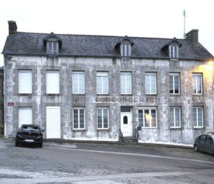 Property photo 1 of 32