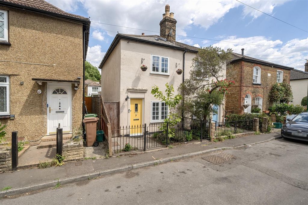 Property photo 1 of 18 1297678-2-68306423E79c5-Arw.Jpg