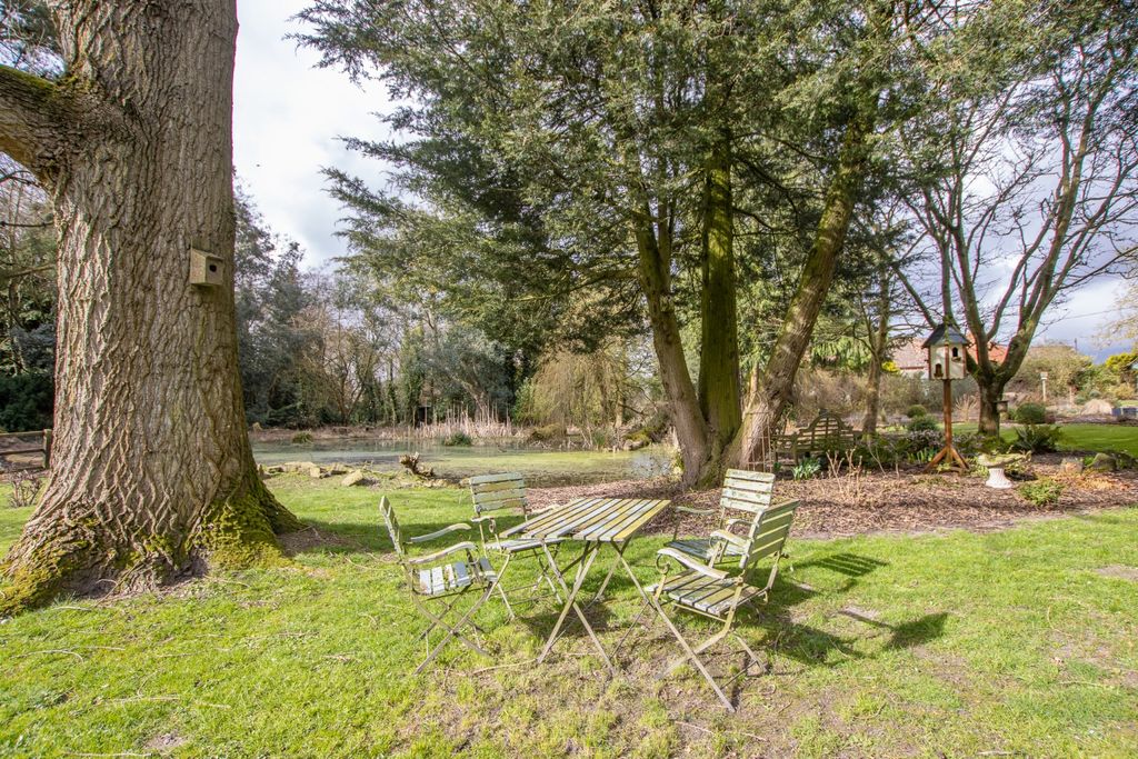 Property photo 2 of 51 4014154