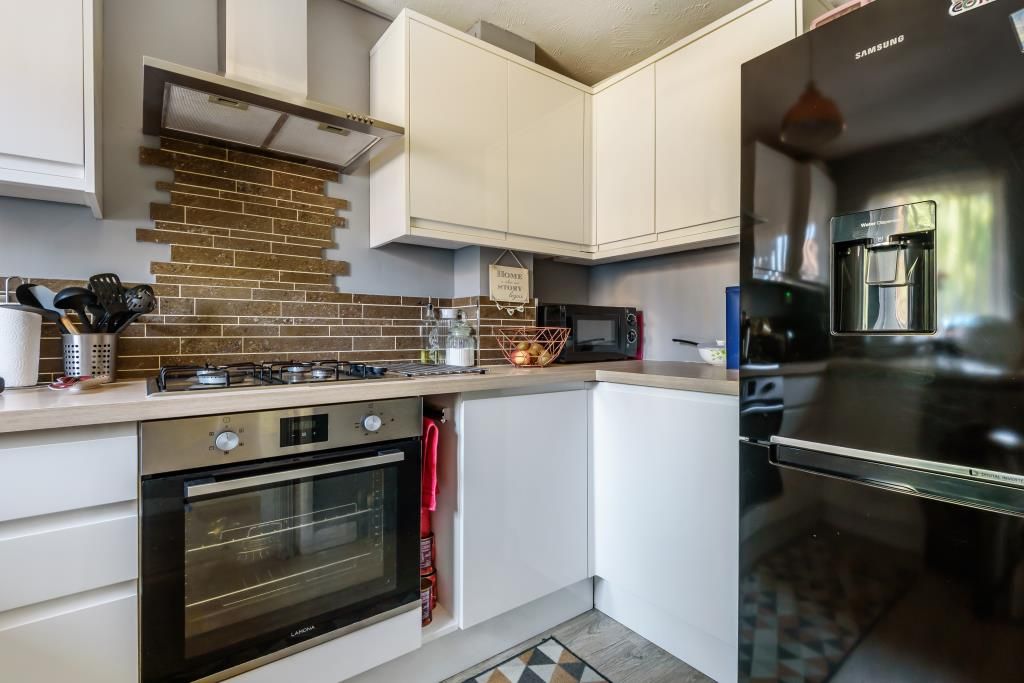 Property photo 2 of 10 Kitchen