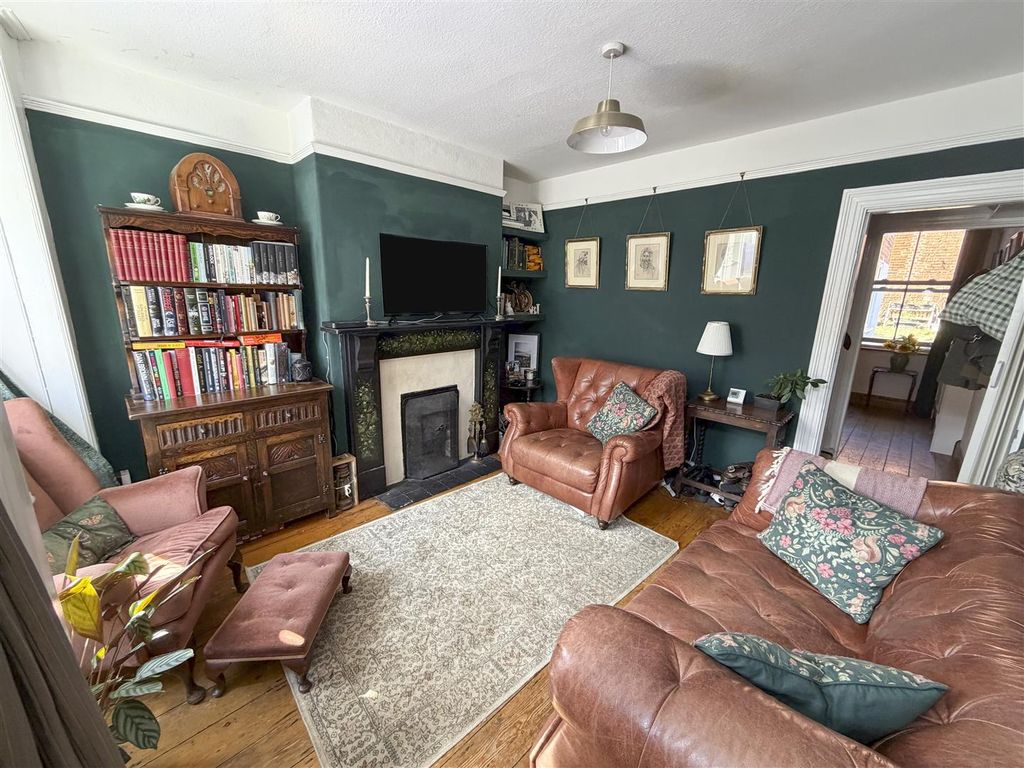 Property photo 2 of 17 Tlc_9646d1Bd-Ae49-4Ac7-9F79-ee9cd8E27B42_B8Cb6Bd.J