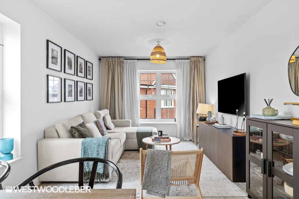 Property photo 3 of 16 Bidwellcourt_10