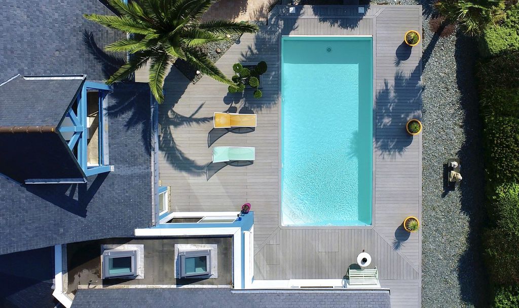 Property photo 1 of 63