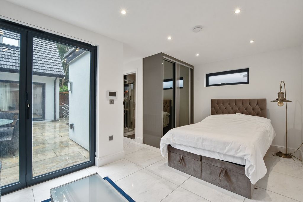 Additional image 12 of 3 bed detached house for saleIngram Way, Greenford UB6