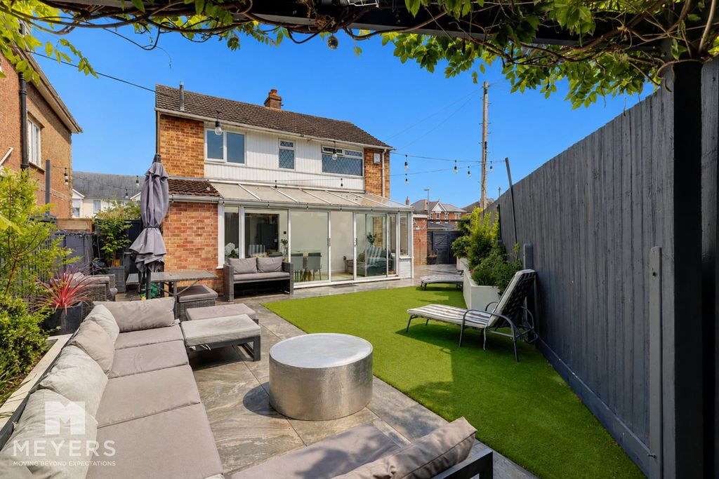 Property photo 1 of 35