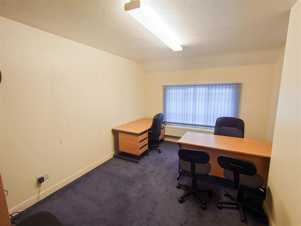 Property photo 1 of 3