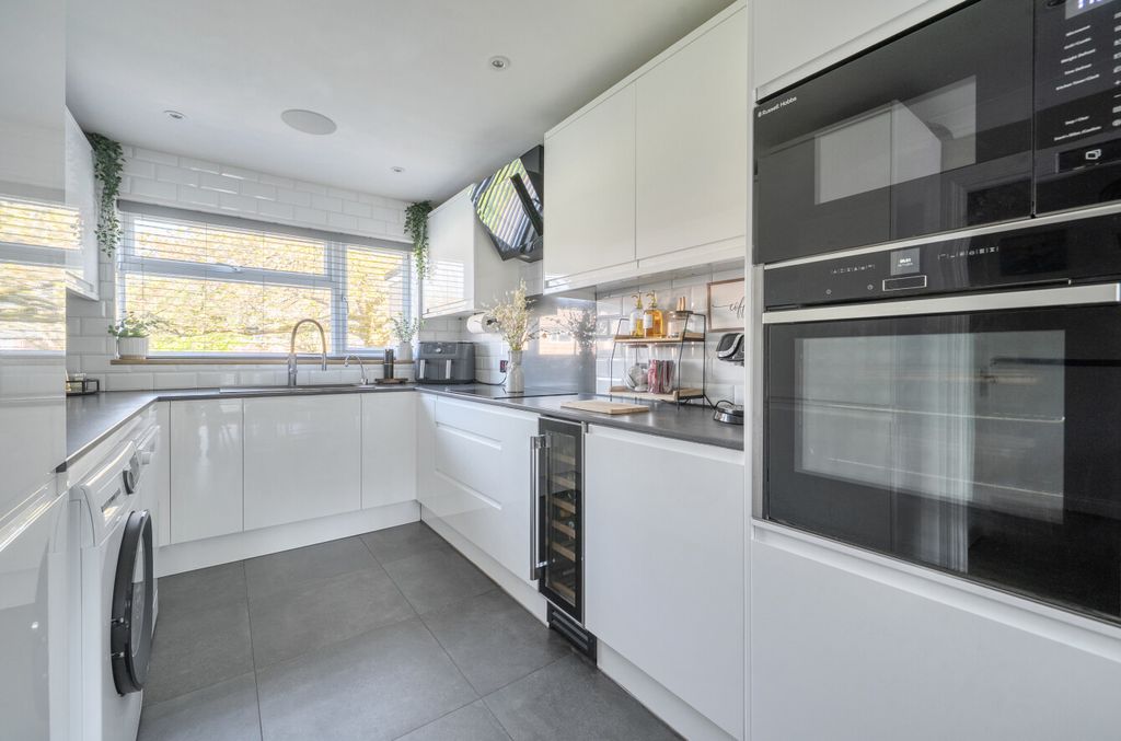 Property photo 2 of 17 1439305 (2).Jpg