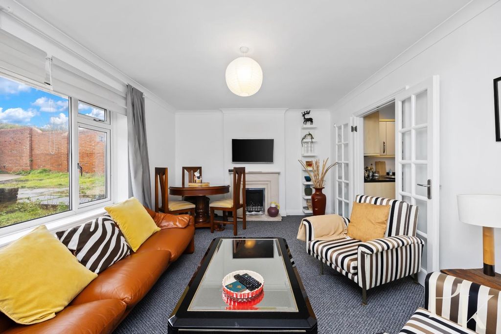 Property photo 2 of 16 Living Room