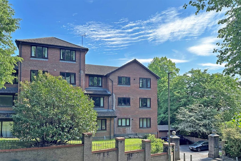 Property photo 1 of 11