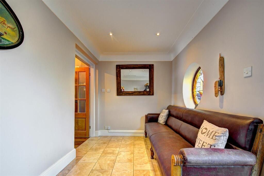 Property photo 3 of 52 4250404