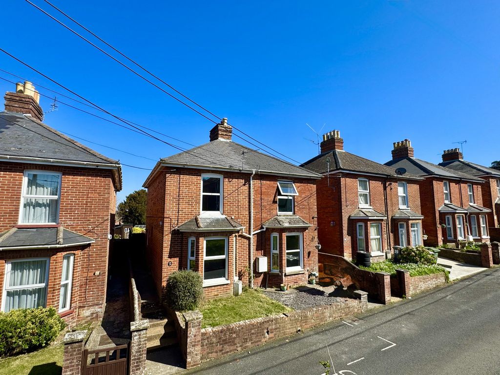 Property photo 2 of 11