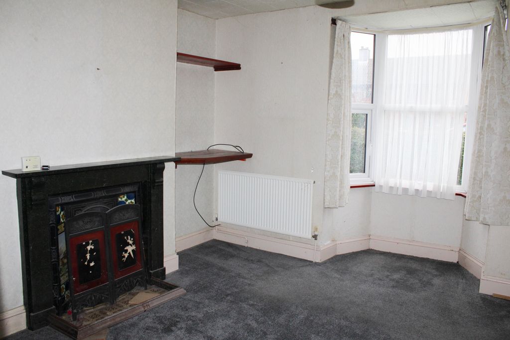 Property photo 2 of 12