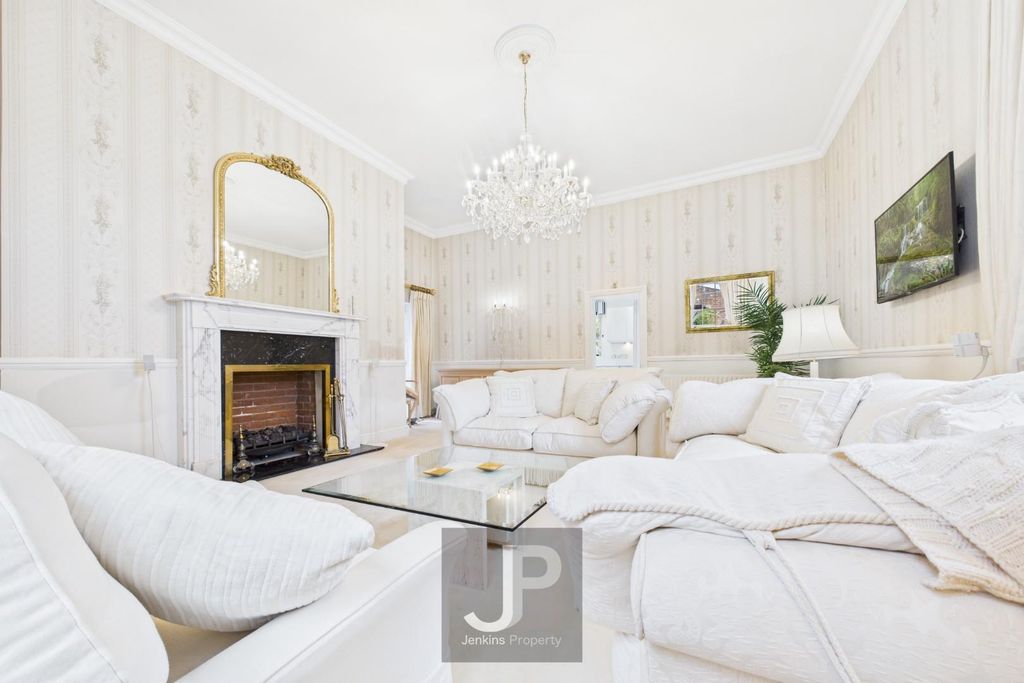 Property photo 1 of 19 Cam01632G0-Pr0225-Still007.Jpg