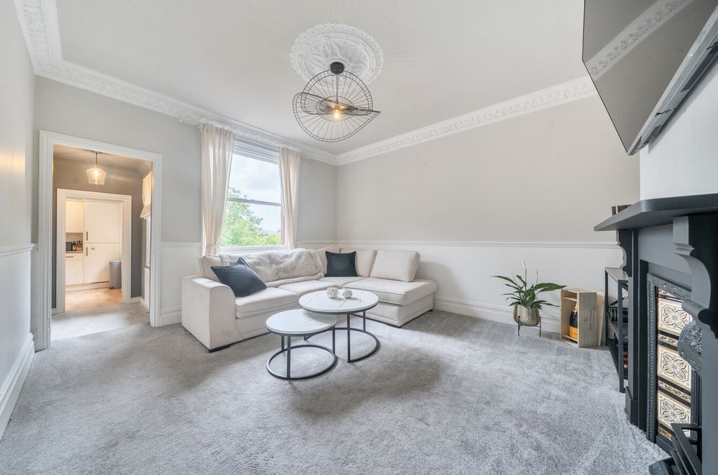 Property photo 3 of 14 1463892-15-6A0Add9F615c4