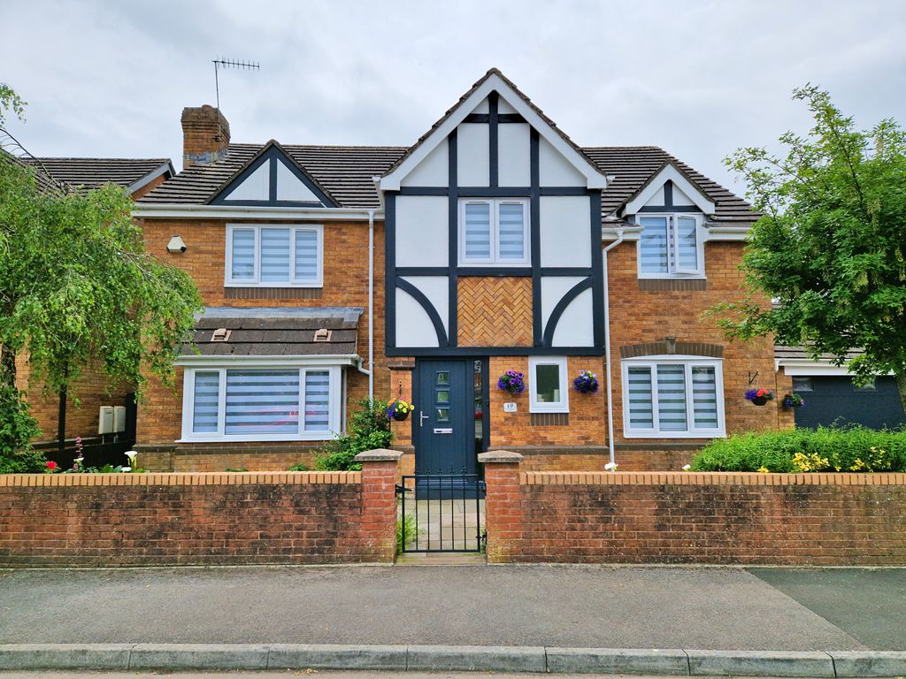 Property photo 1 of 39