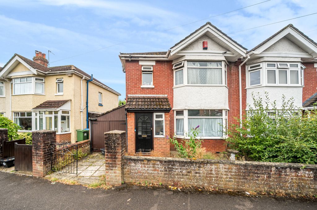 Property photo 1 of 10 1306471-17-687B79...
