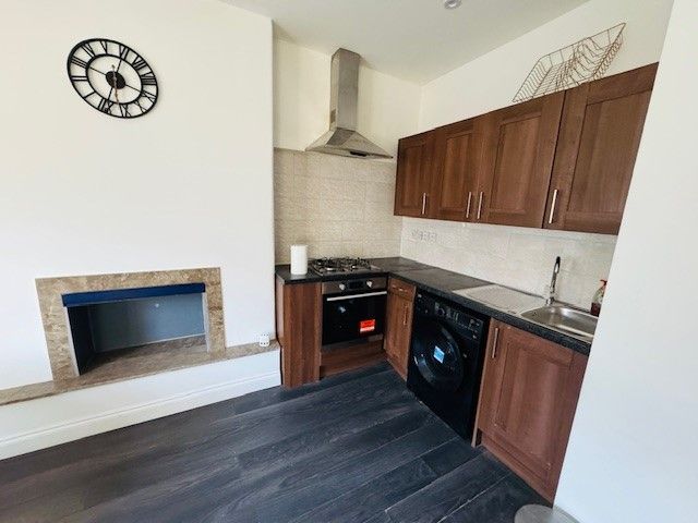 Property photo 3 of 6 Photo 2