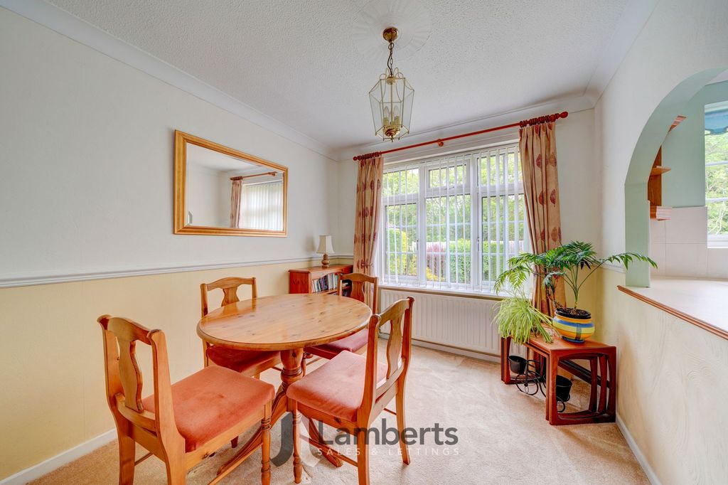 Property photo 3 of 21 Dining Room