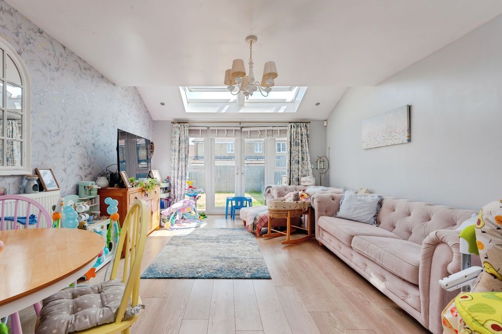 Property photo 3 of 20 Pbox-Img.Jpg
