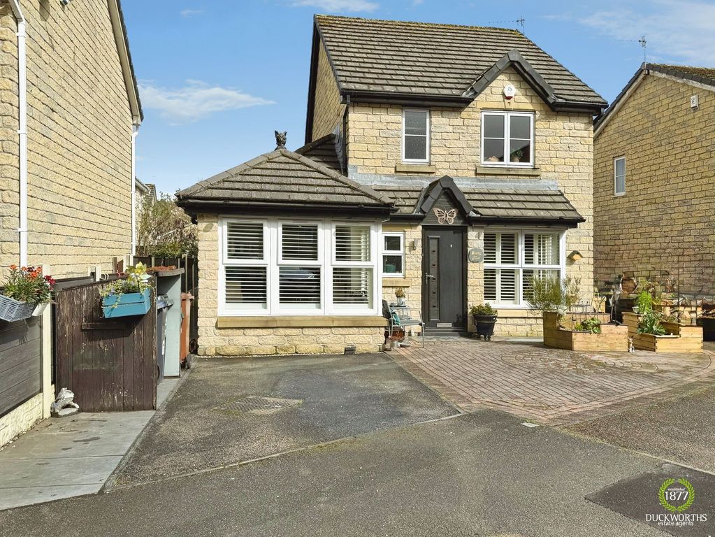 Property photo 1 of 25