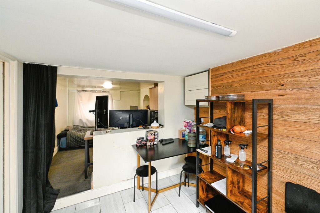 Property photo 3 of 18