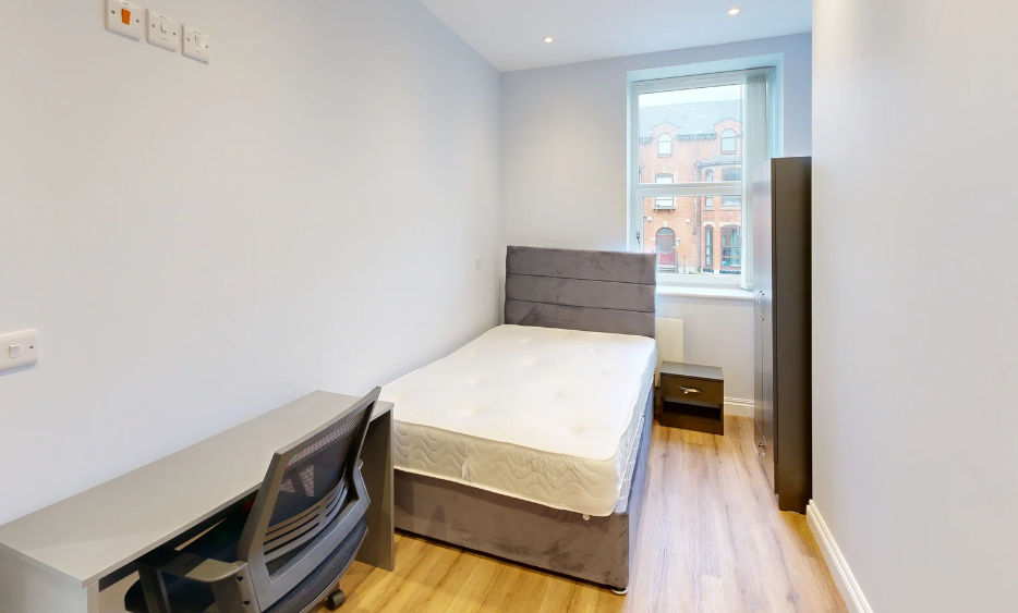 Property photo 3 of 10 Dh Bedroom
