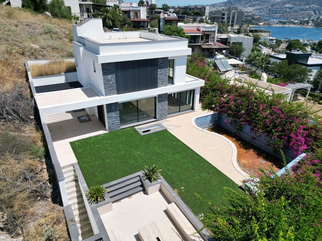 Property photo 1 of 23 Sea View Villa With A Private Pool For Sale In Yalikavak, Bodrum - A Modern Property With A Private Garden
