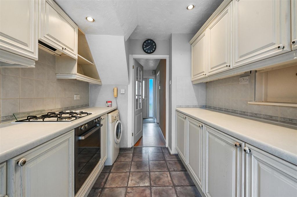 Property photo 3 of 23