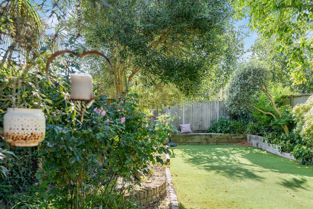 Property photo 3 of 25 Garden