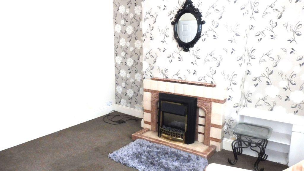 Property photo 2 of 14 Lounge