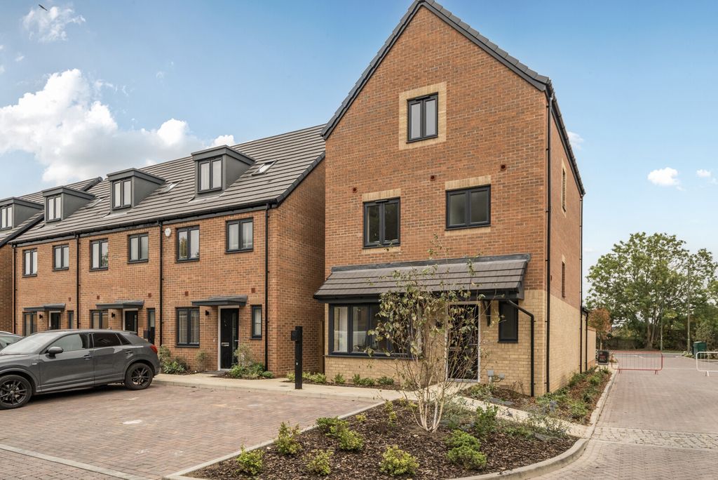 Property photo 1 of 14 1364984-1-68E8d21...