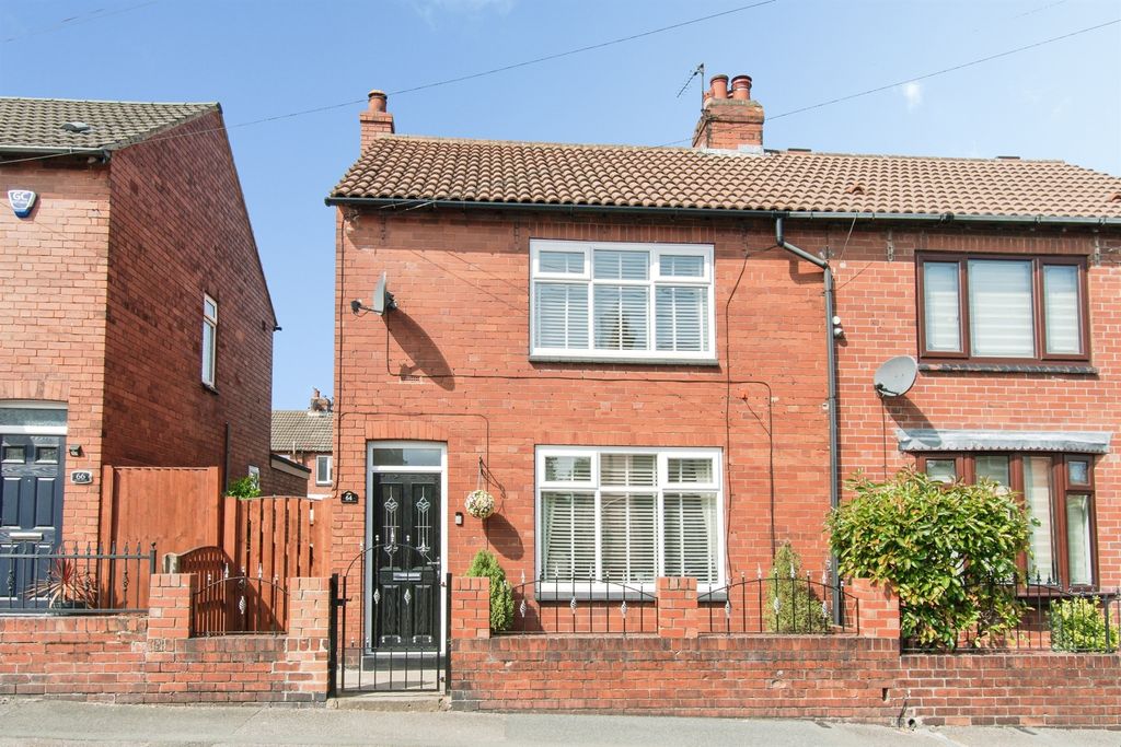 Property photo 1 of 17