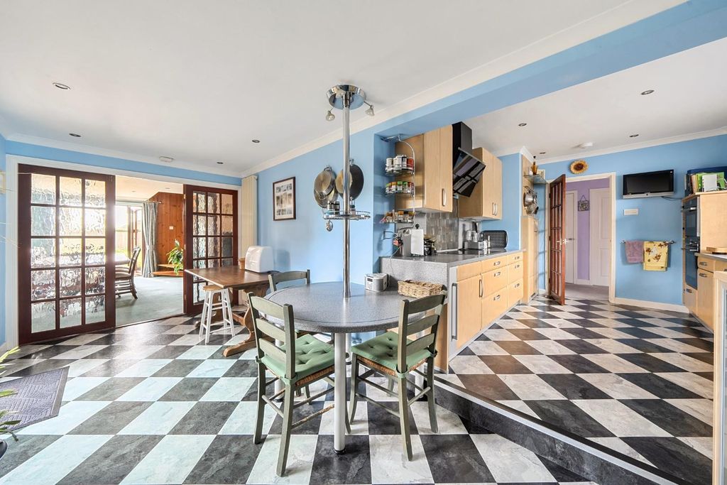 Property photo 3 of 57 1-69Db43Ef3c63A-1440925-4-69d90540393d3-1.Jpg