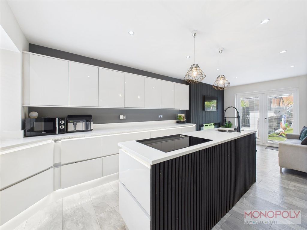 Property photo 2 of 36 Cam04439G0-Pr0082-Still006.Jpg