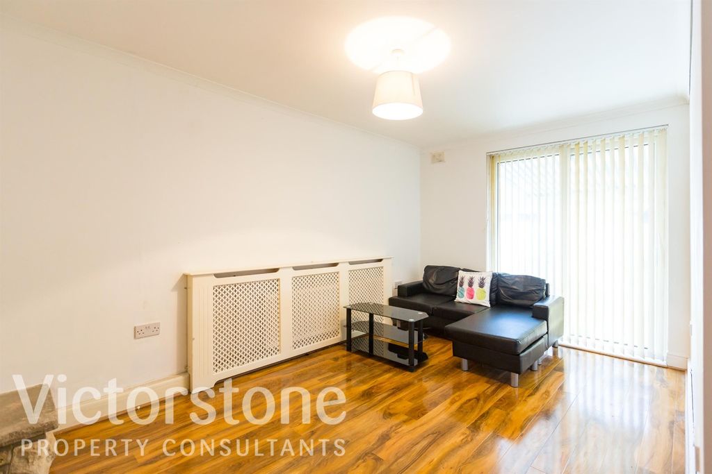 Property photo 2 of 12 3498811