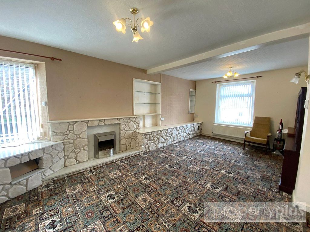 Property photo 2 of 20 Picture No. 12