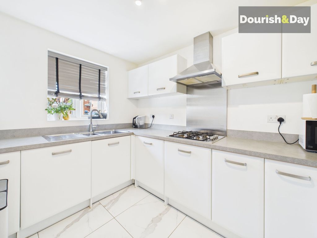 Property photo 3 of 15 Kitchen