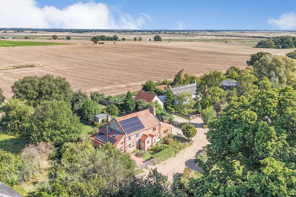 Property photo 2 of 24