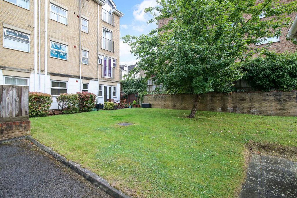 Property photo 1 of 11
