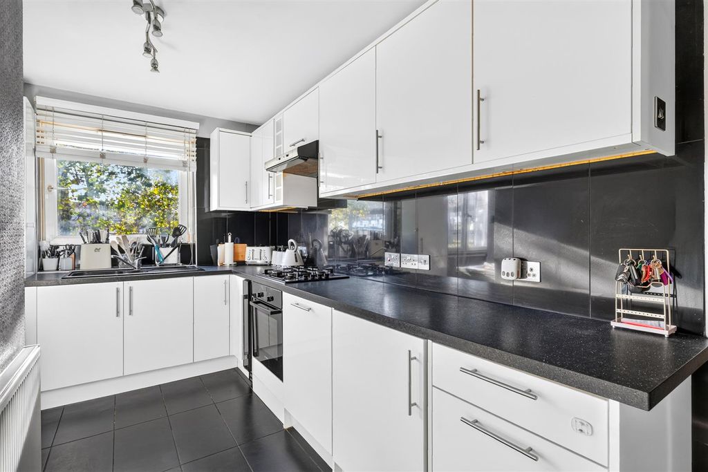 Property photo 3 of 12 0-4.Jpg