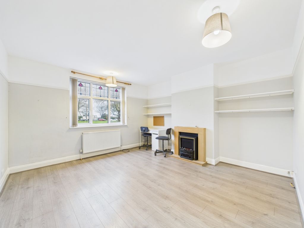 Property photo 3 of 19 Cam02023G0-Pr0187-Still007