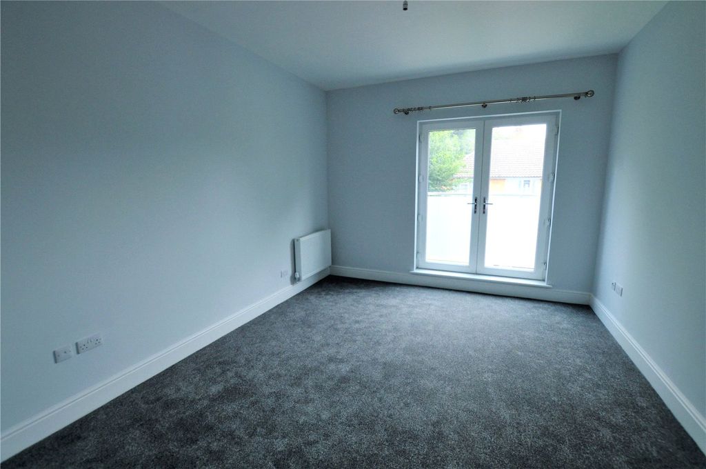 Property photo 3 of 8 Picture No. 04
